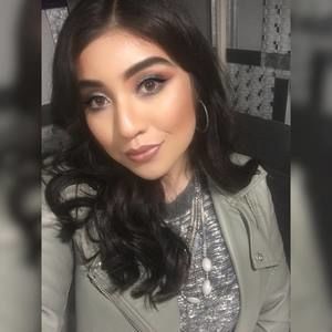 Meet your Posher, Odalys